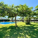V015 - Marina Park