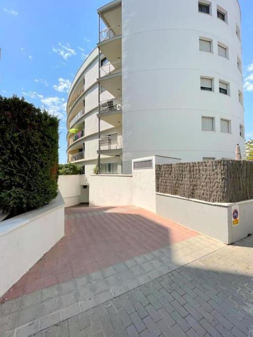 V015 - Marina Park Apartment
